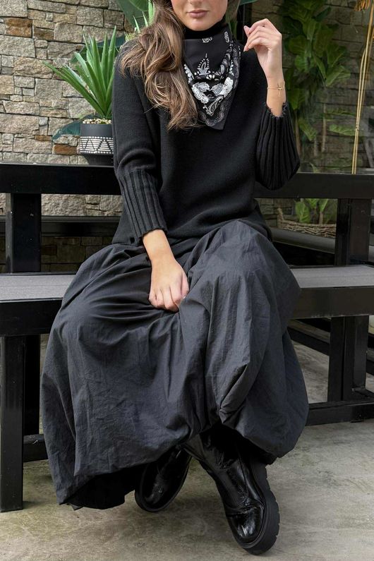 Paloma Bubble Hem Midi Skirt Black